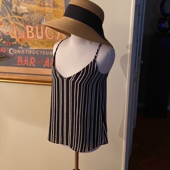 H&M V Neck Sleeveless Striped Top Black and White Size 2 - Picture 5 of 7